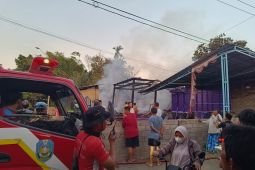 Damkar Situbondo tangani kebakaran dua rumah
