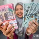 Rupiah menguat dipengaruhi cadev Indonesia yang tetap kuat