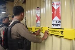 Pemkot Surabaya segel 23 kios tak berizin pemicu kemacetan