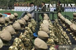 Prabowo anugerahi tanda kehormatan kepada tujuh tokoh TNI