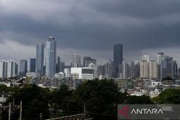 Surabaya diprakirakan berawan tebal pada Jumat