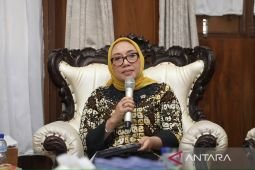 Minister pushes for reproductive, maternity rights for female workers