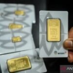Harga emas Antam pada Jumat turun Rp5.000 ke angka Rp2,576 juta/gr