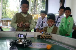 Santri merakit masa depan digital