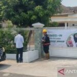 Polda Jatim olah TKP lokasi pembunuhan ibu dan anak di Kota Madiun