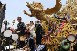 Menjahit kemajuan, merawat pemerataan