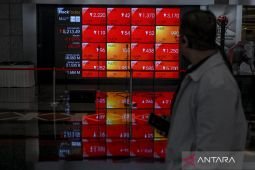 IHSG Senin dibuka melemah 223,23 poin ke posisi 4.961